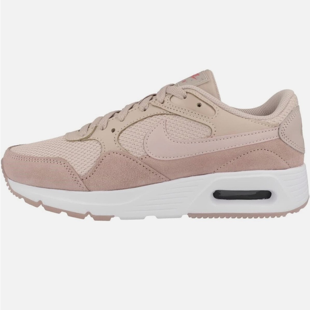 NWOT Womens Nike Airmax sneakers size 6.5